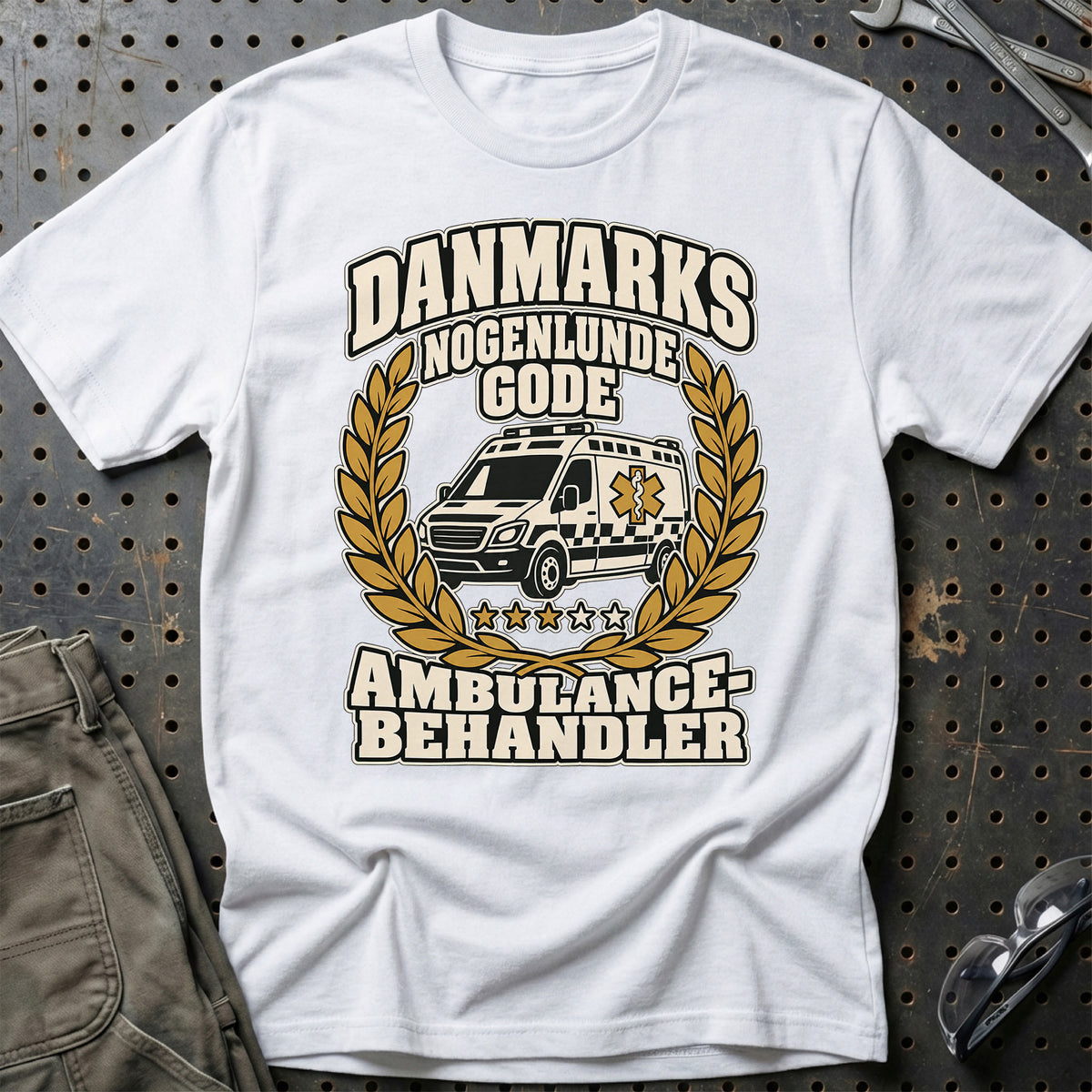 Danmarks Nogenlunde Gode Ambulancebehandler T-Shirt – Hvid