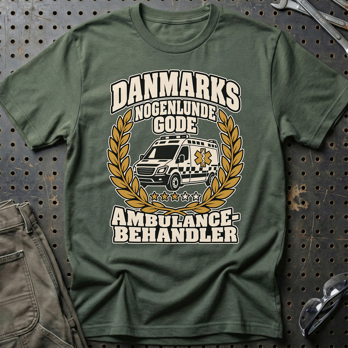 Danmarks Nogenlunde Gode Ambulancebehandler T-Shirt – Grøn Militær
