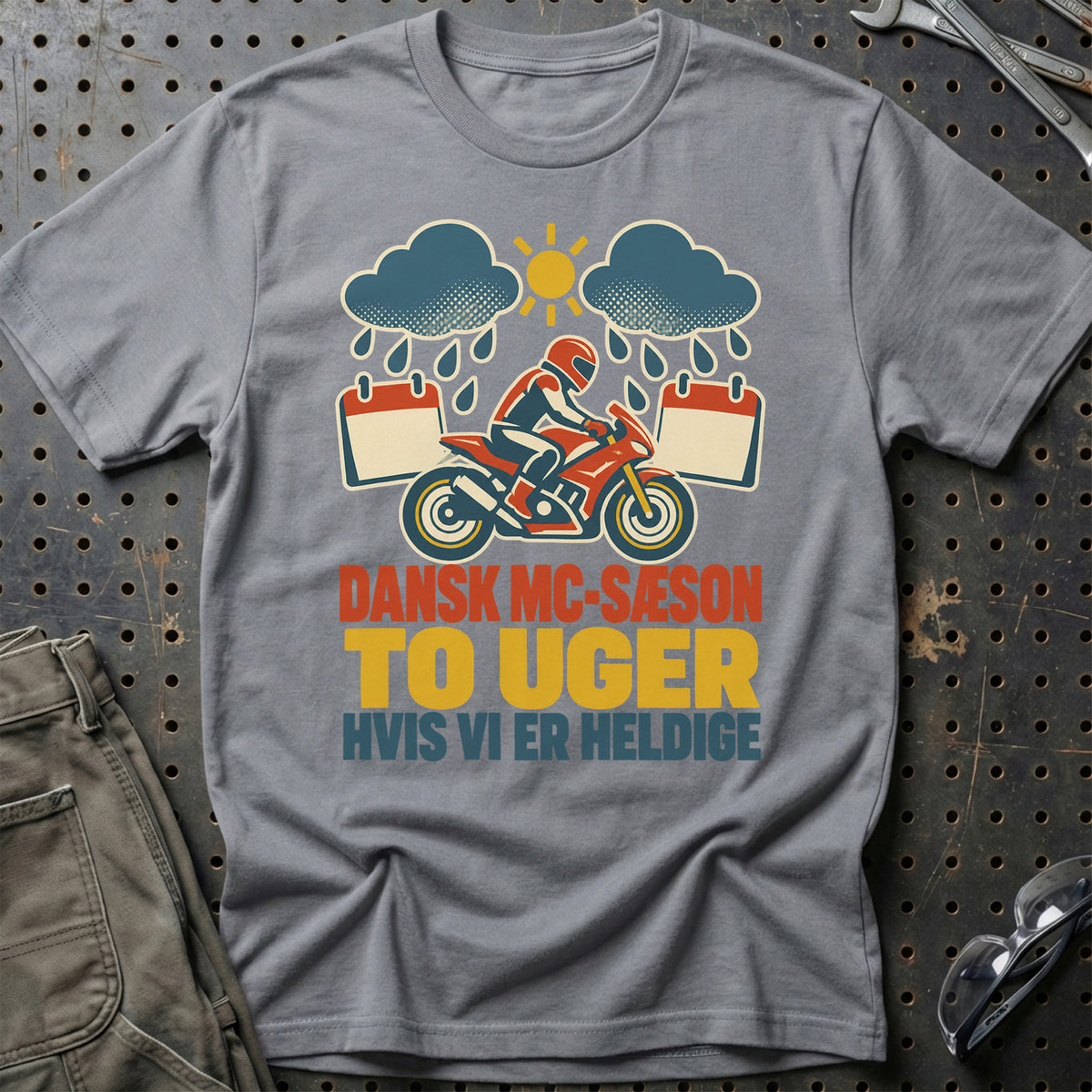 
Dansk MC-sæson to uger hvis vi er heldige – Retro – Unisex T-Shirt – Grå Sport