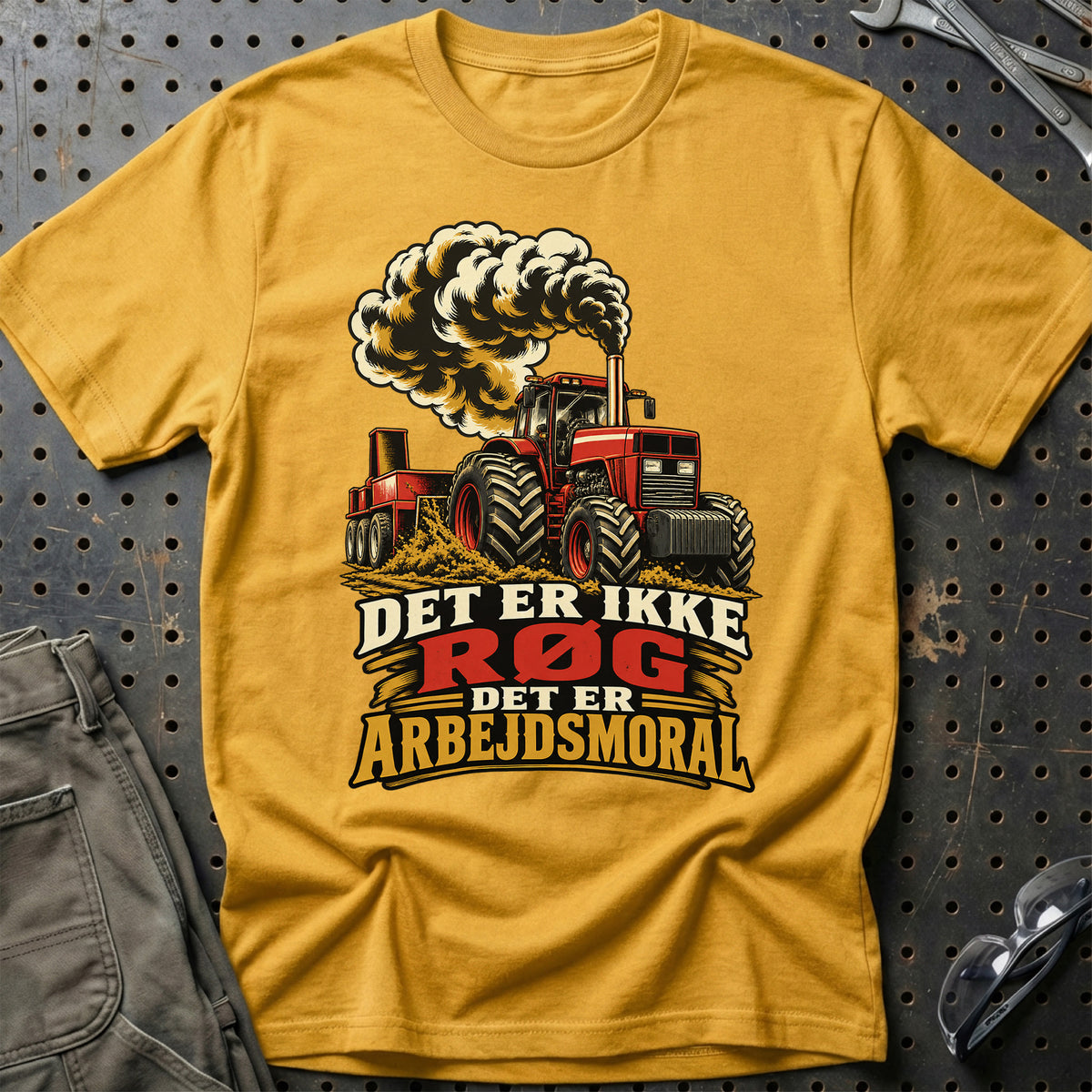 
Det er ikke røg det er arbejdsmoral – Illustration – Unisex T-Shirt – Guld
