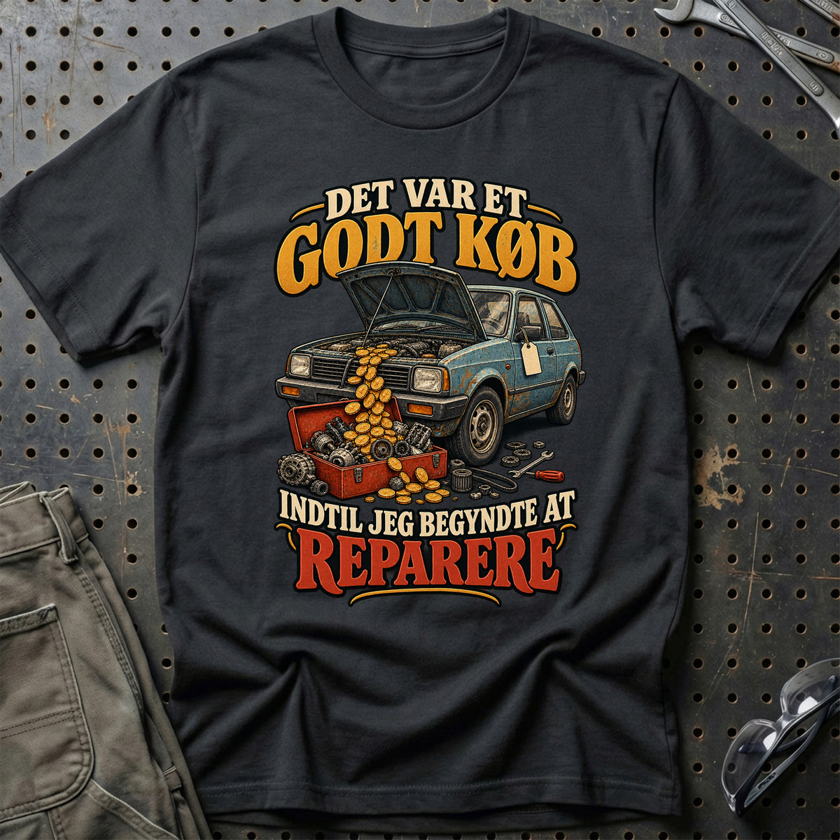 
Det var et godt køb – Indtil jeg begyndte at reparere – Illustration – Unisex T-Shirt – Sort