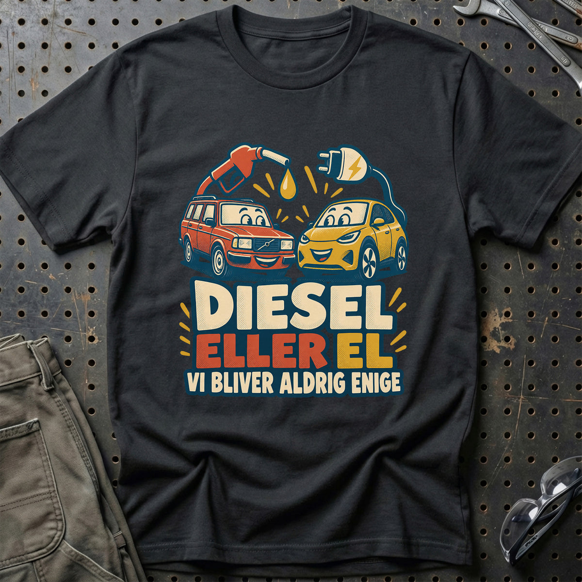 
Diesel eller el – Vi bliver aldrig enige – Retro – Unisex T-Shirt – Sort