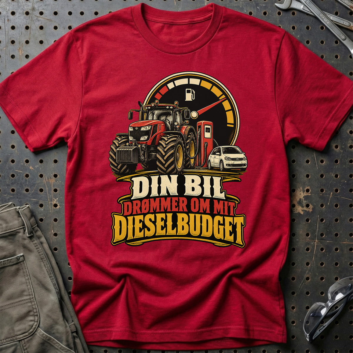 
Din bil drømmer om mit dieselbudget – Illustration – Unisex T-Shirt – Rød
