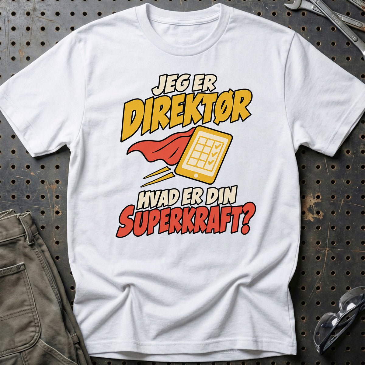 
Direktør – Hvad er din superkraft? – Unisex T-Shirt – Hvid