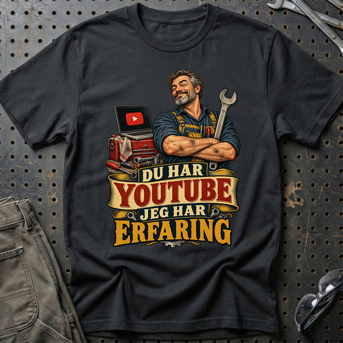 
Du har YouTube – Jeg har erfaring – Vintage – Unisex T-Shirt med tryk foran, farve: Sort