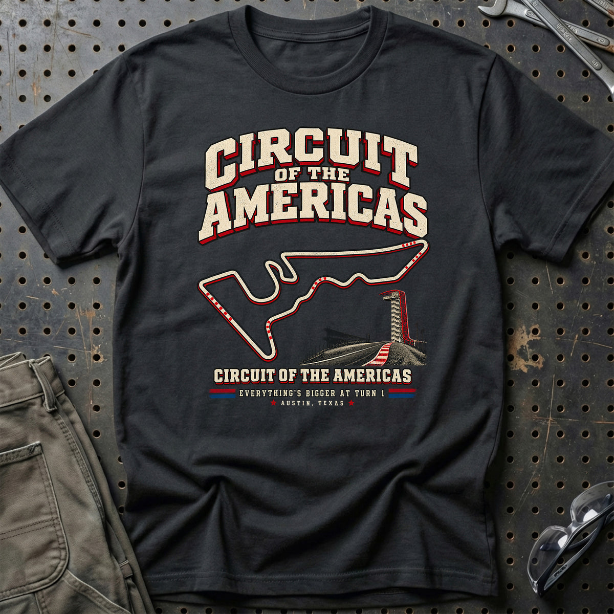 
Formula 1 Circuit of the Americas – Everything’s Bigger at Turn 1 Unisex T-Shirt – Sort