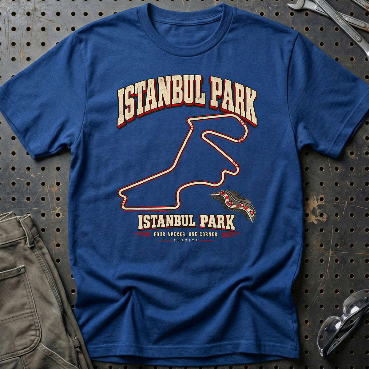 
Formula 1 Istanbul Park – Four Apexes. One Corner. Unisex T-Shirt – Blå Royal