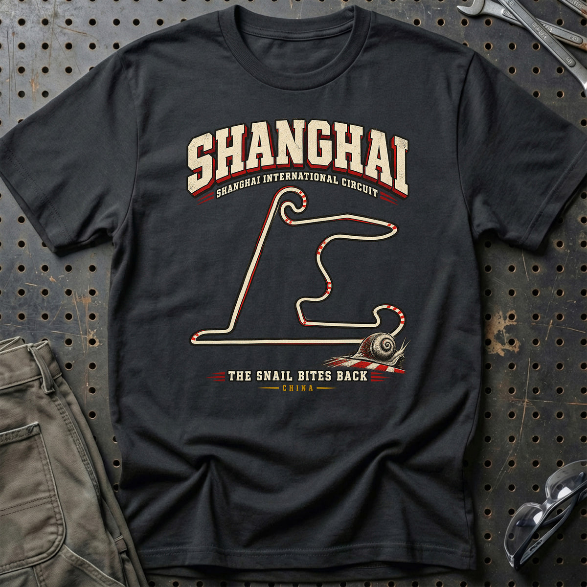
Formula 1 Shanghai – The Snail Bites Back Unisex T-Shirt – Sort
