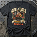 
Grillentusiast – Grillmester uddannet af mig selv – Unisex T-Shirt med tryk foran, farve: Sort