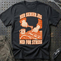 Her skruer jeg ned for stress T-Shirt – Sort