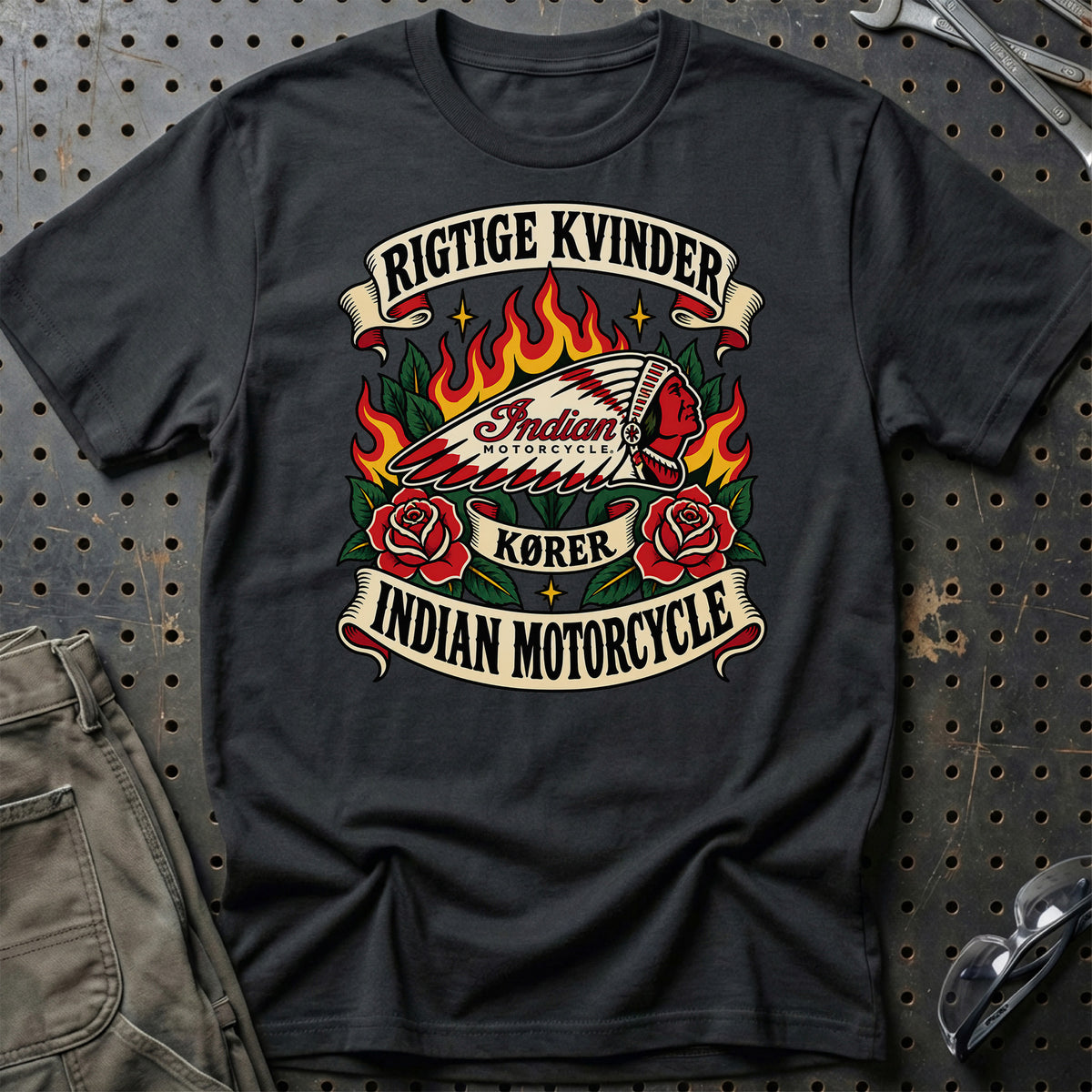 Indian Motorcycle Rigtige Kvinder Kører – Roser og Flammer T-Shirt – Sort