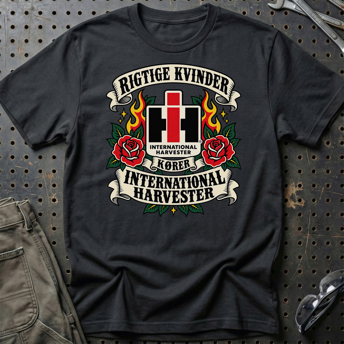 International Harvester Rigtige Kvinder Kører – Roser og Flammer T-Shirt – Sort