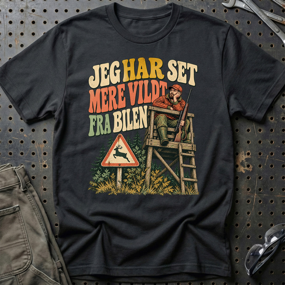 
Jæger – Jeg har set mere vildt fra bilen – Unisex T-Shirt med tryk foran, farve: Sort