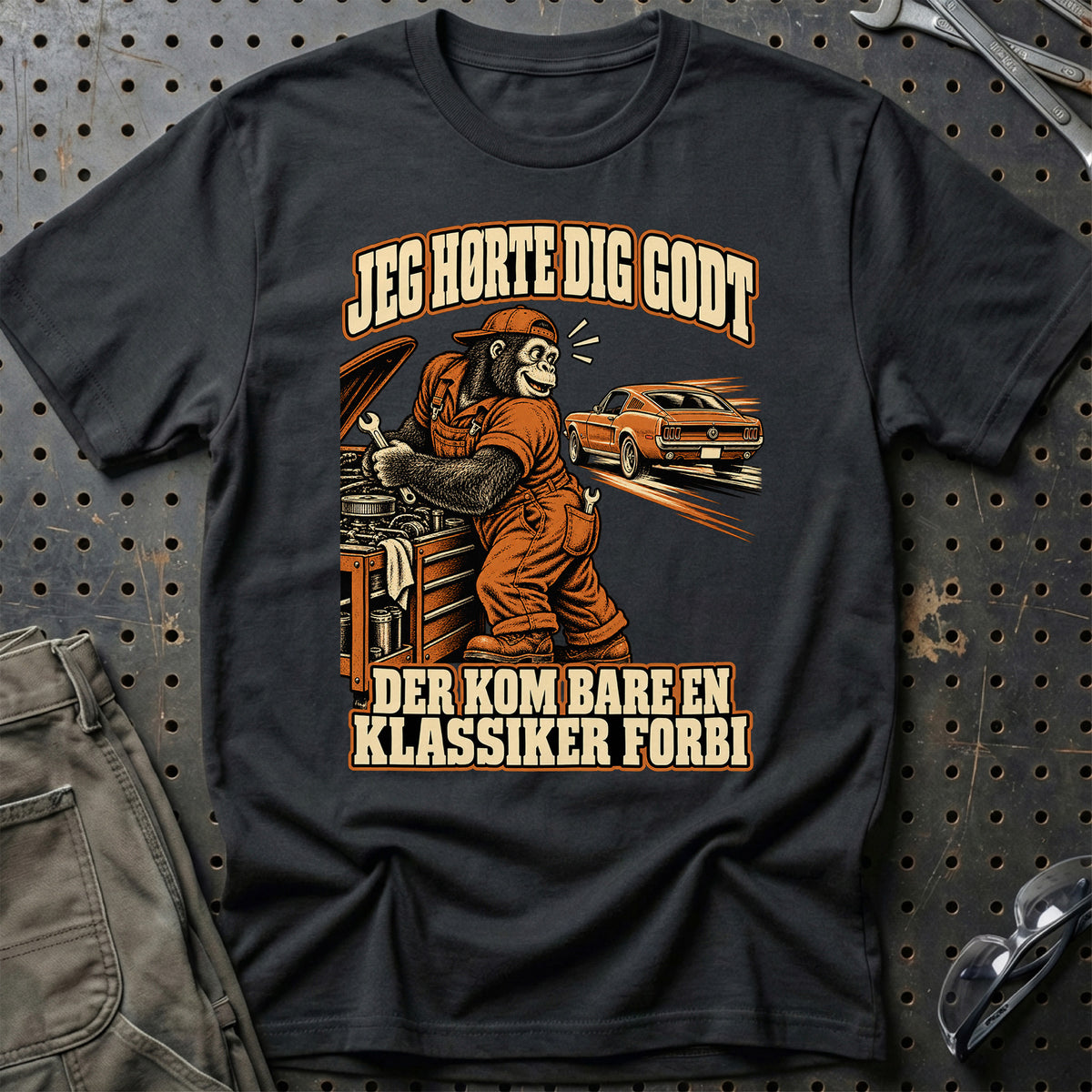 Jeg hørte dig godt – Der kom bare en klassiker forbi T-Shirt – Sort