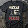 Jeg Kører MAN – Men Mit Hjerte Siger Scania T-Shirt – Sort
