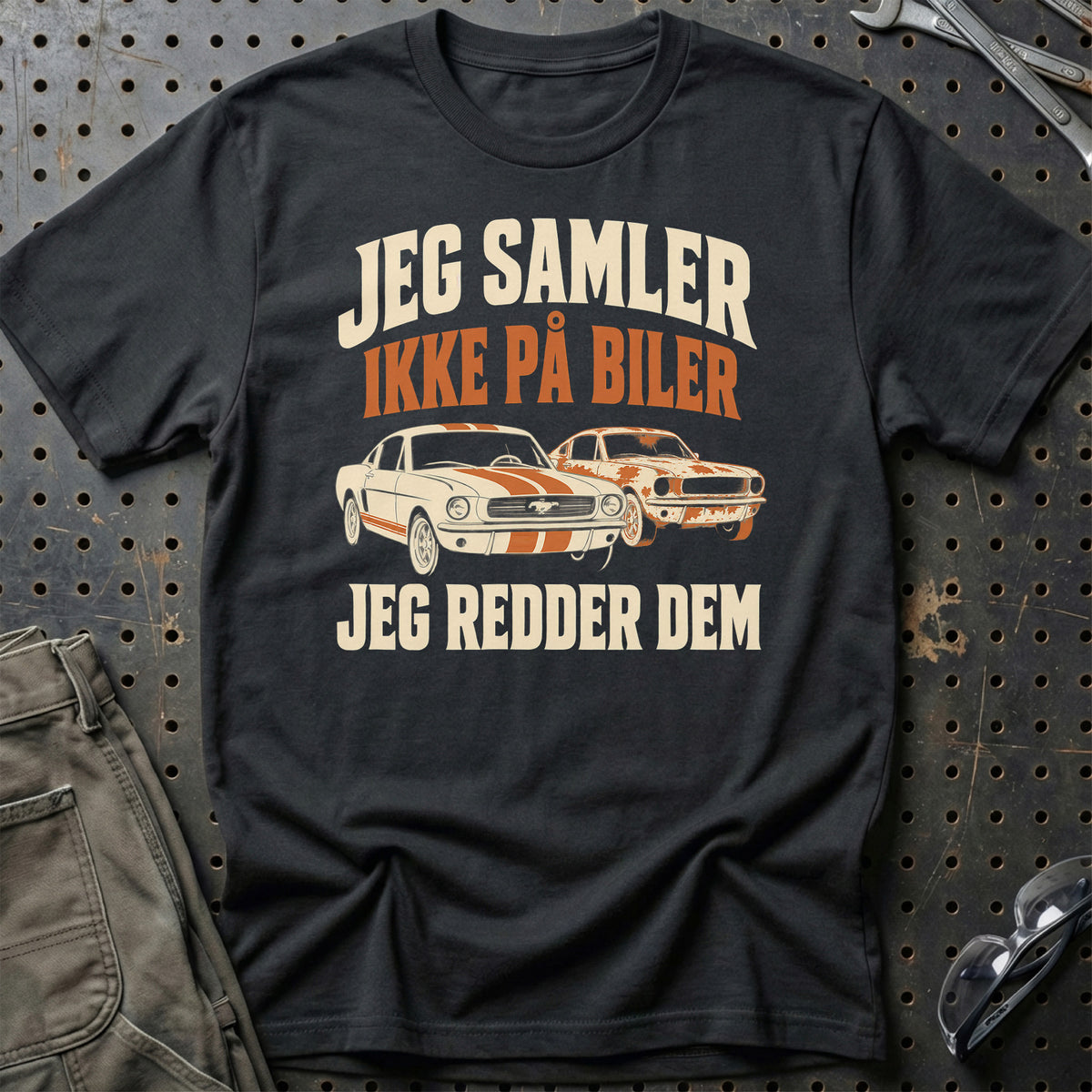 Jeg samler ikke på biler jeg redder dem T-Shirt – Sort