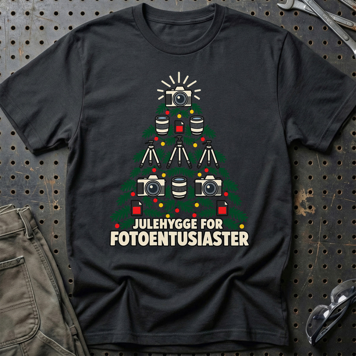 
Julehygge for fotoentusiaster – Unisex T-Shirt – Sort