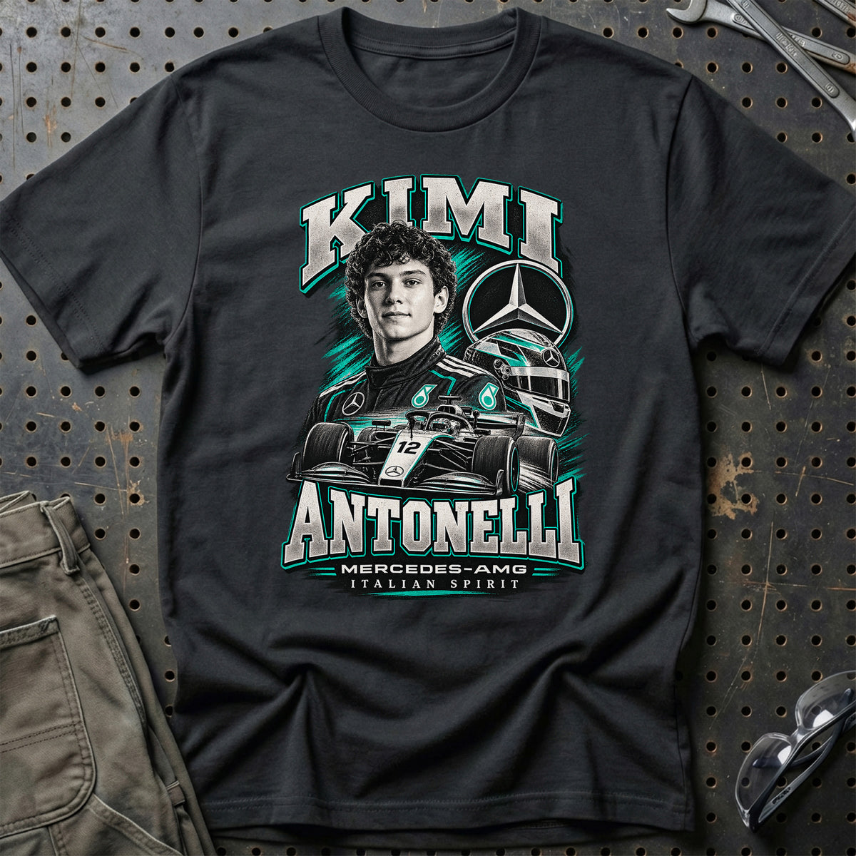 
Kimi Antonelli – Mercedes-AMG – Italian Spirit – Unisex T-Shirt – Sort