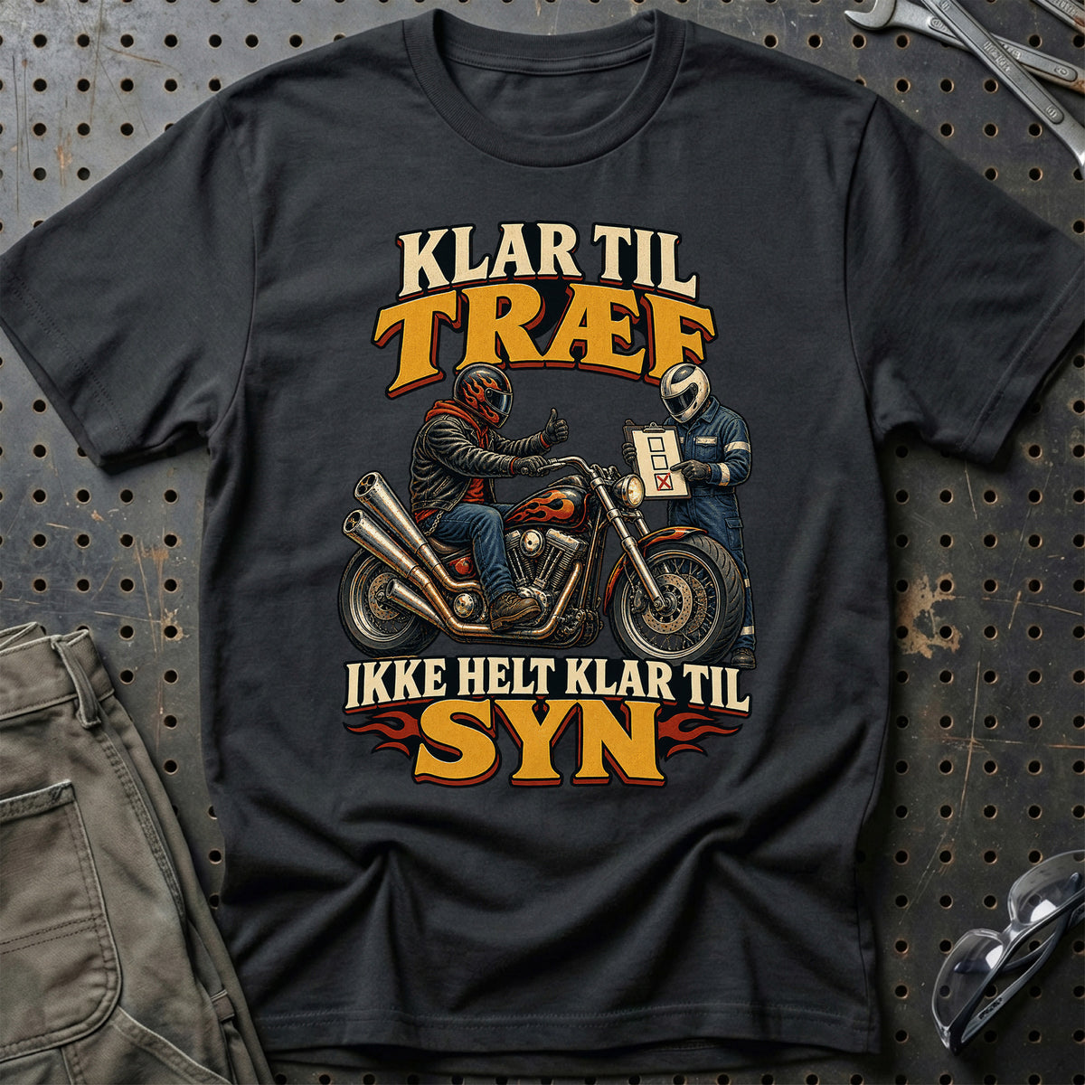
Klar til træf ikke helt klar til syn – Illustration – Unisex T-Shirt – Sort