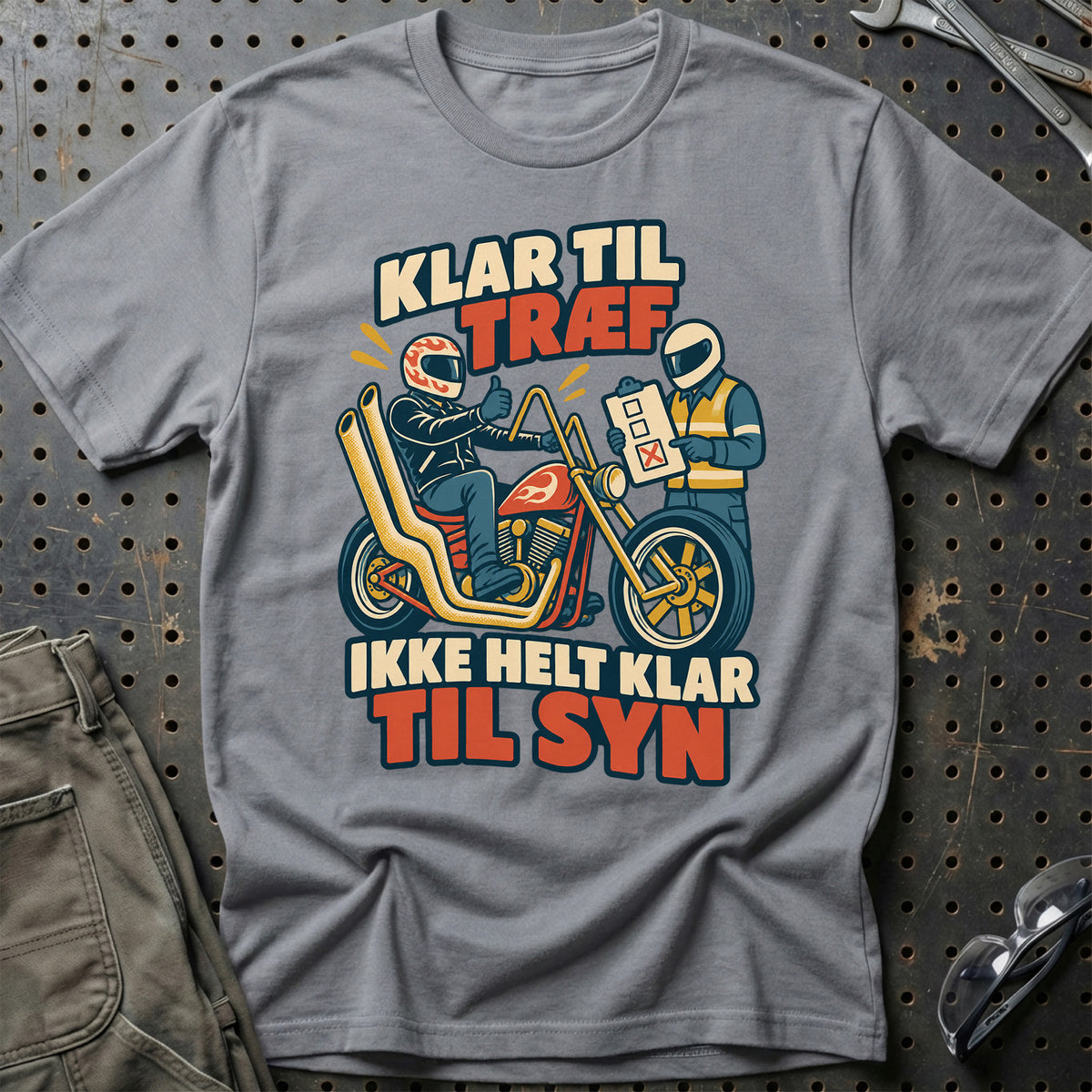 
Klar til træf ikke helt klar til syn – Retro – Unisex T-Shirt – Grå Sport