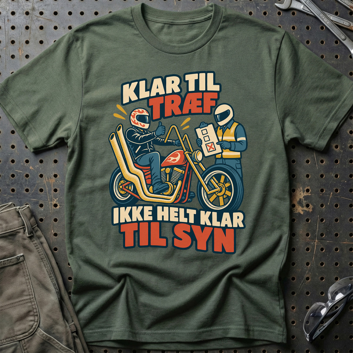 
Klar til træf ikke helt klar til syn – Retro – Unisex T-Shirt – Grøn Militær