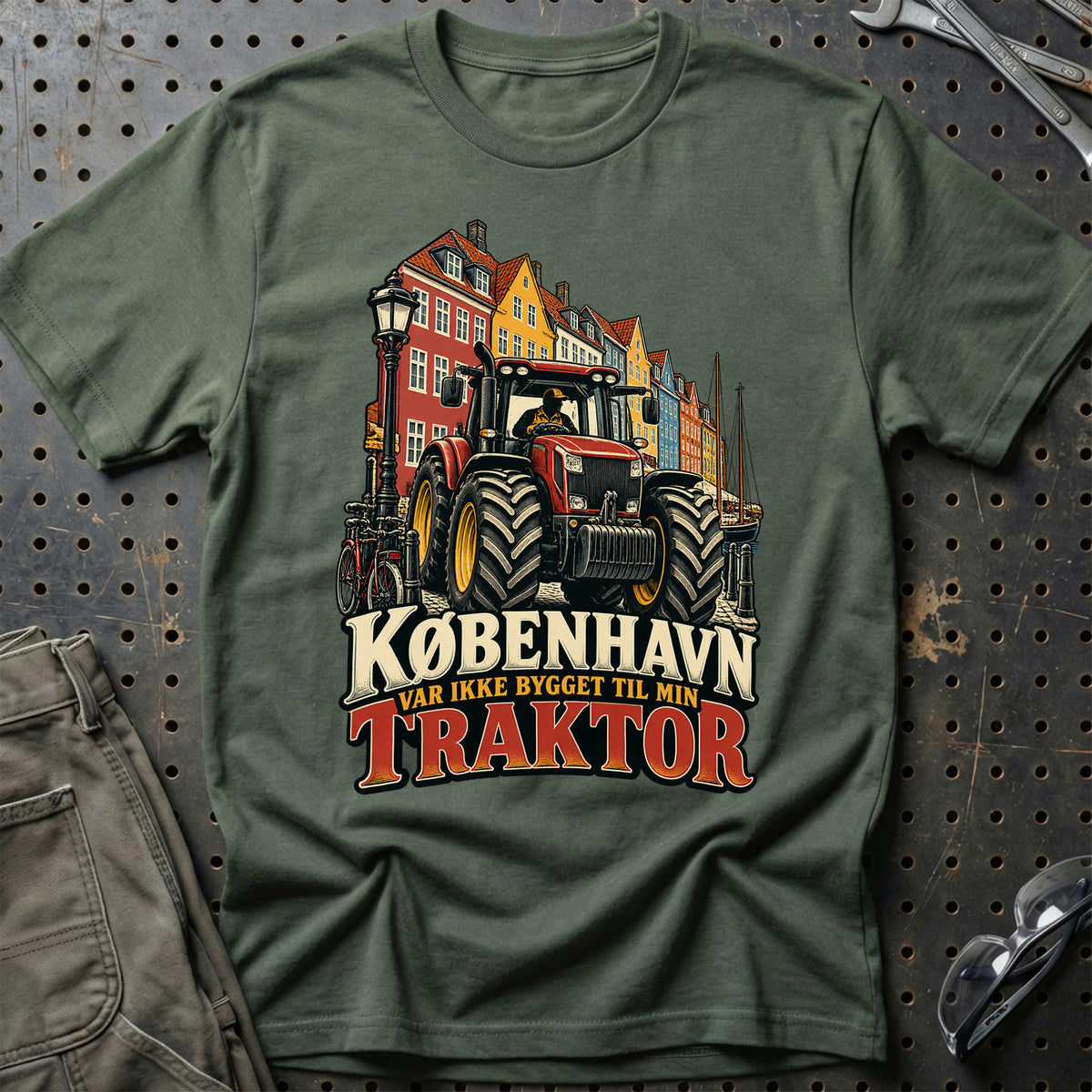 
København var ikke bygget til min traktor – Illustration – Unisex T-Shirt – Grøn Militær