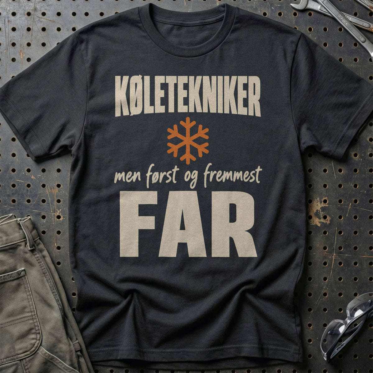 Køletekniker – Men Først Og Fremmest Far T-Shirt – Sort
