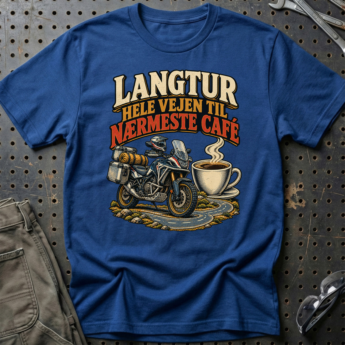 
Langtur hele vejen til nærmeste café – Illustration – Unisex T-Shirt – Blå Royal