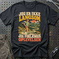 
Løber – Jeg er ikke langsom jeg forlænger oplevelsen – Unisex T-Shirt med tryk foran, farve: Sort