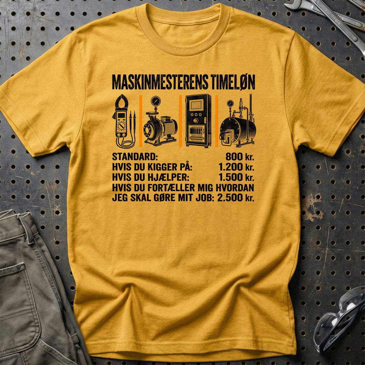 
Maskinmesterens Timeløn T-Shirt – Guld