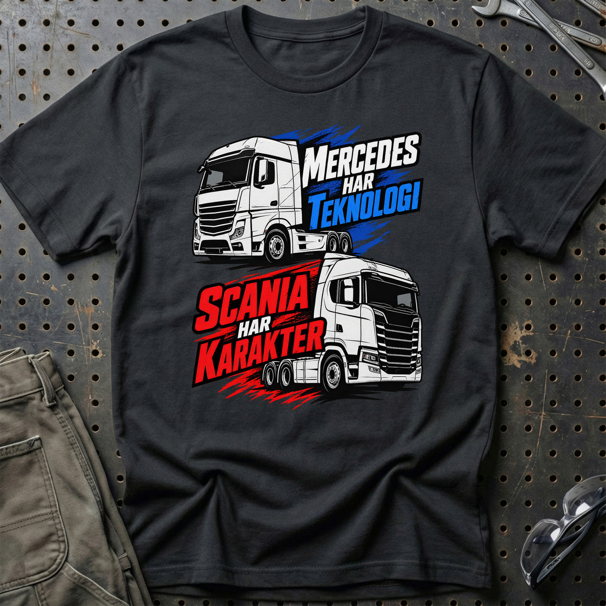 Mercedes Har Teknologi – Scania Har Karakter T-Shirt – Sort