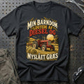 
Min barndom lugtede af diesel og nyslået græs – Illustration – Unisex T-Shirt – Sort