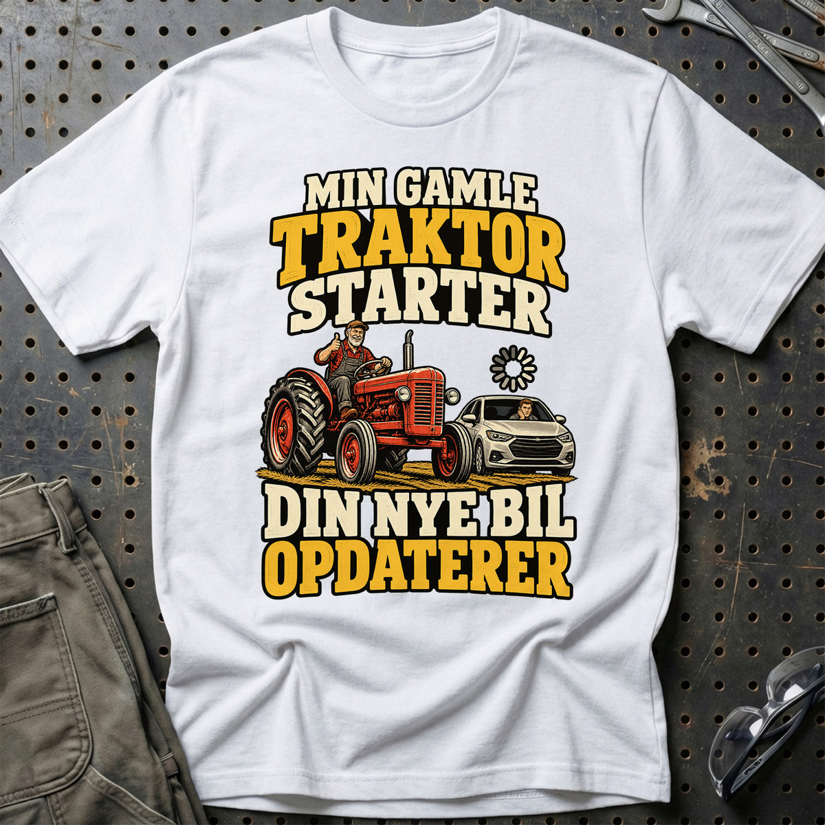 
Min gamle traktor starter din nye bil opdaterer – Illustration – Unisex T-Shirt – Hvid