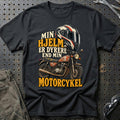 
Min hjelm er dyrere end min motorcykel – Illustration – Unisex T-Shirt – Sort