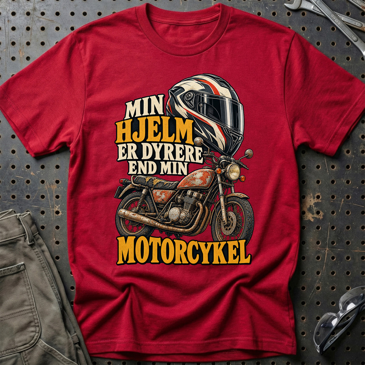 
Min hjelm er dyrere end min motorcykel – Illustration – Unisex T-Shirt – Rød