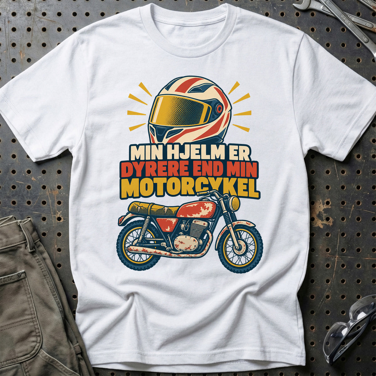 
Min hjelm er dyrere end min motorcykel – Retro – Unisex T-Shirt – Hvid