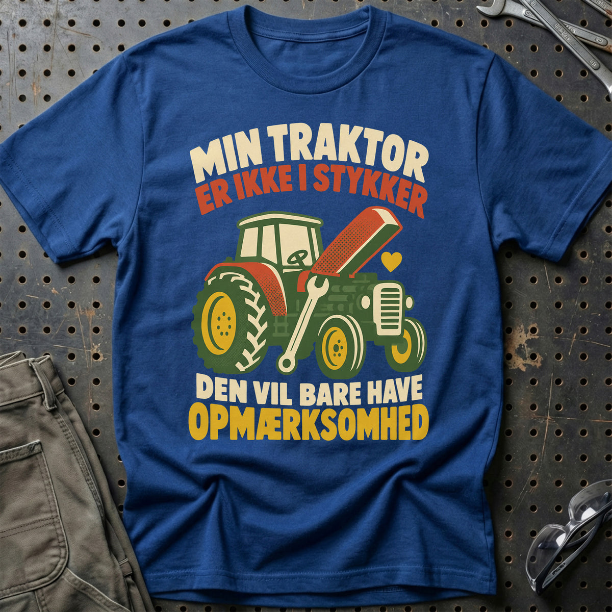 
Min traktor er ikke i stykker den vil bare have opmærksomhed – Retro – Unisex T-Shirt – Blå Royal