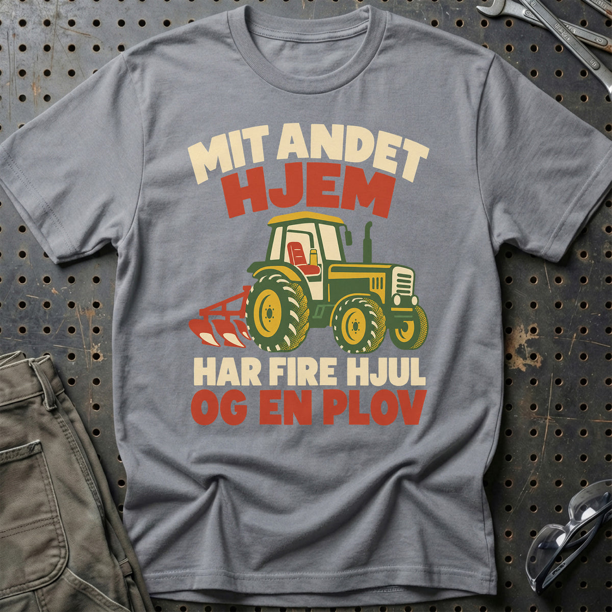 
Mit andet hjem har fire hjul og en plov – Retro – Unisex T-Shirt – Grå Sport