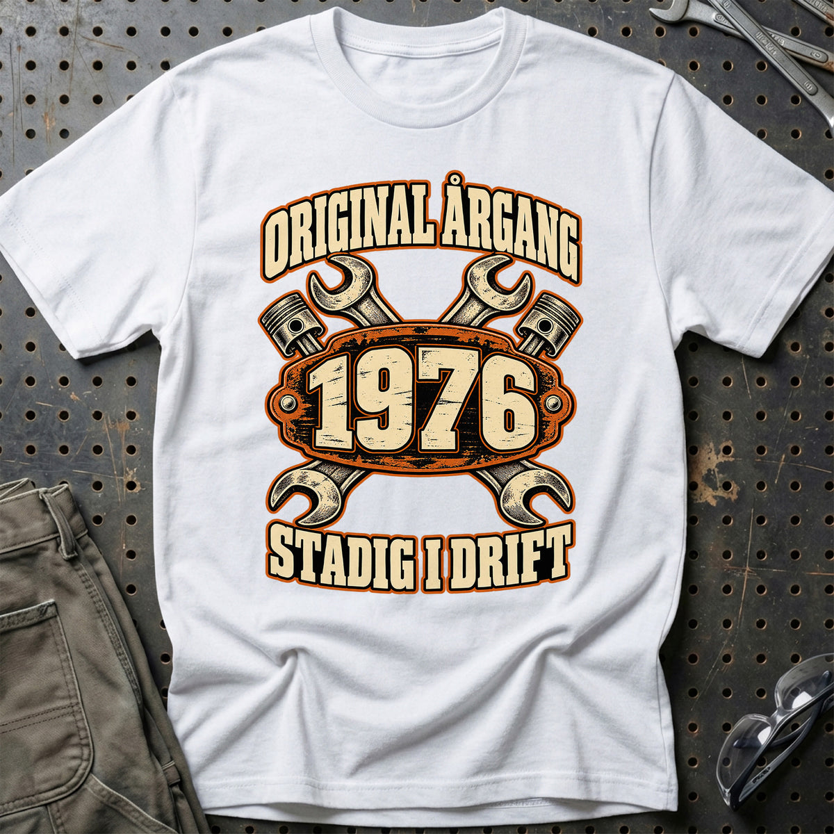 Original årgang 1976 – Stadig i drift T-Shirt – Hvid