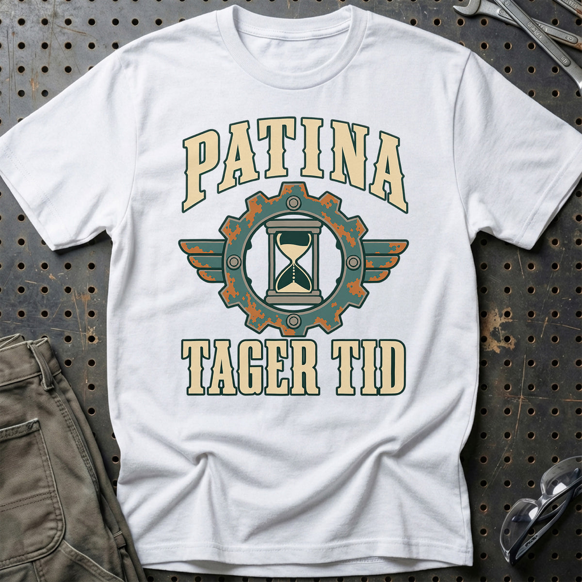 Patina – Tager tid T-Shirt – Hvid