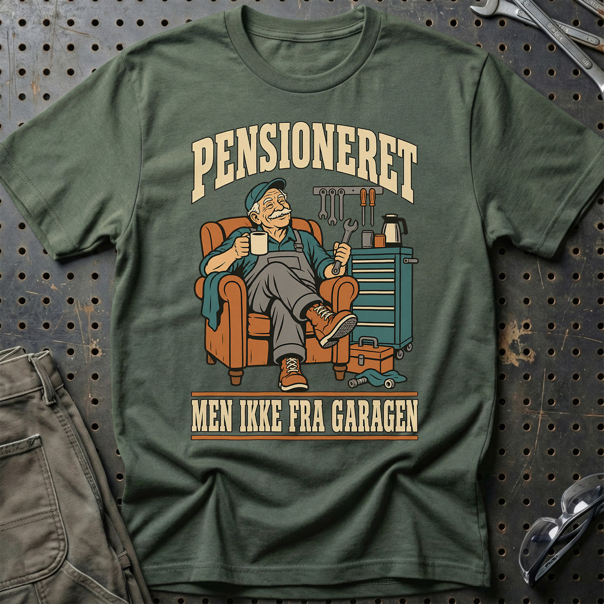 Pensioneret – Men ikke fra garagen T-Shirt – Grøn Militær