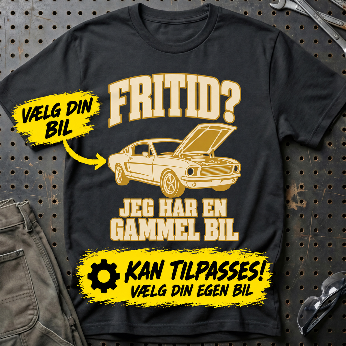 Personlig – Fritid? Jeg har en gammel bil – T-shirt med din bil – Sort