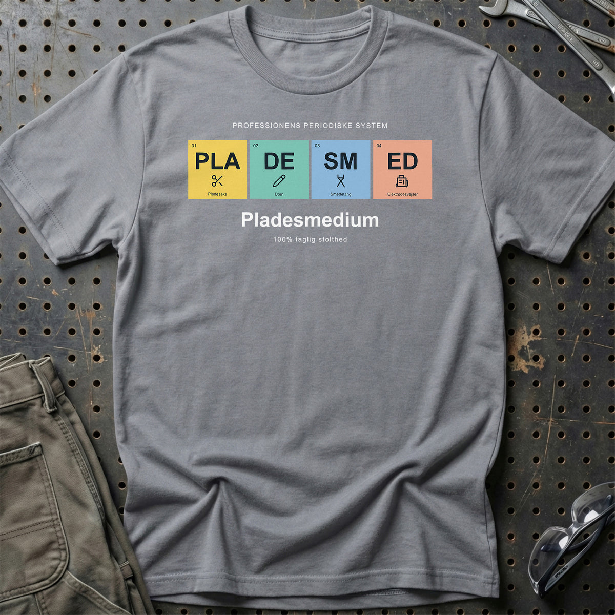 
Pladesmed – Pladesmedium – Unisex T-Shirt med tryk foran, farve: Grå Sport