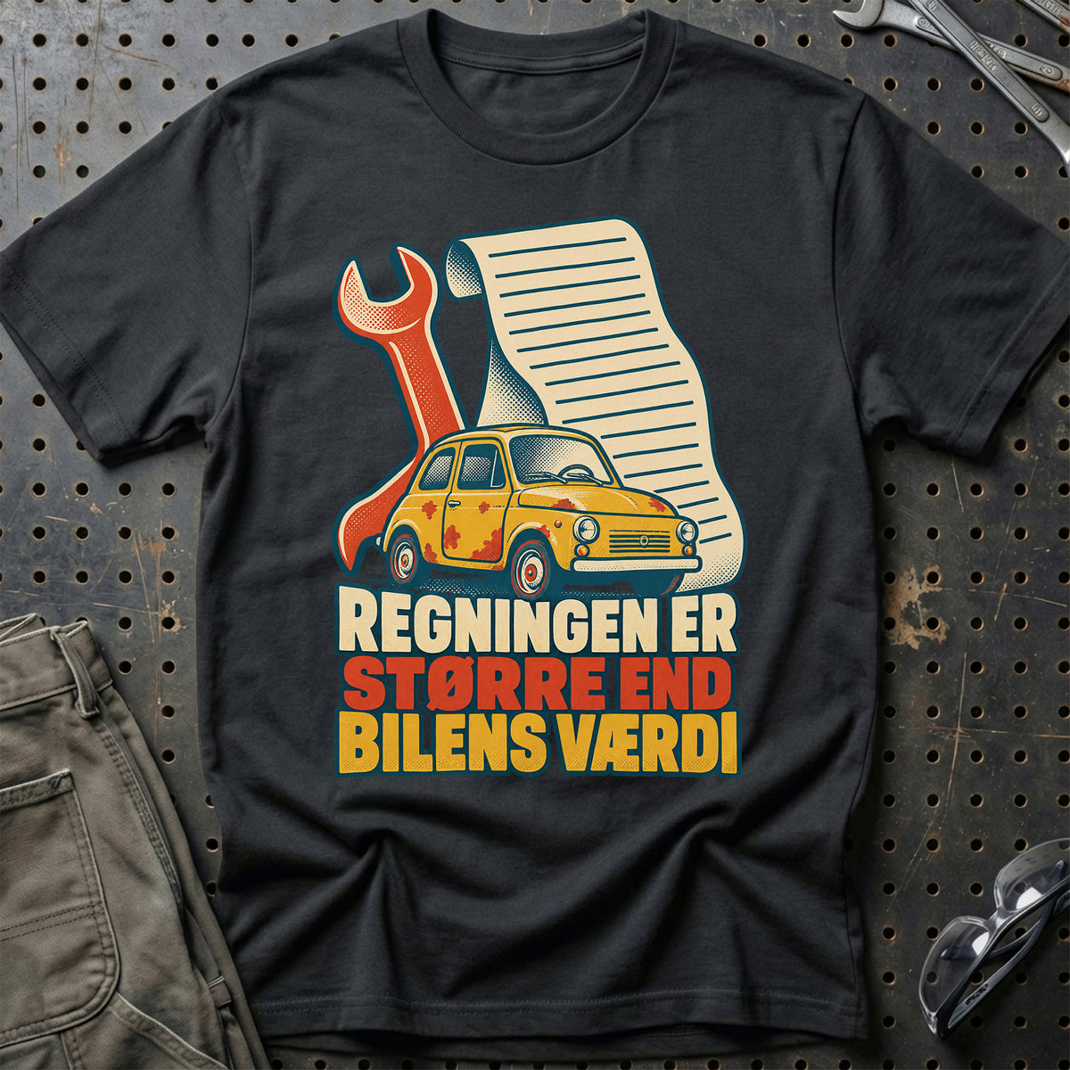 
Regningen er større end bilens værdi – Retro – Unisex T-Shirt – Sort