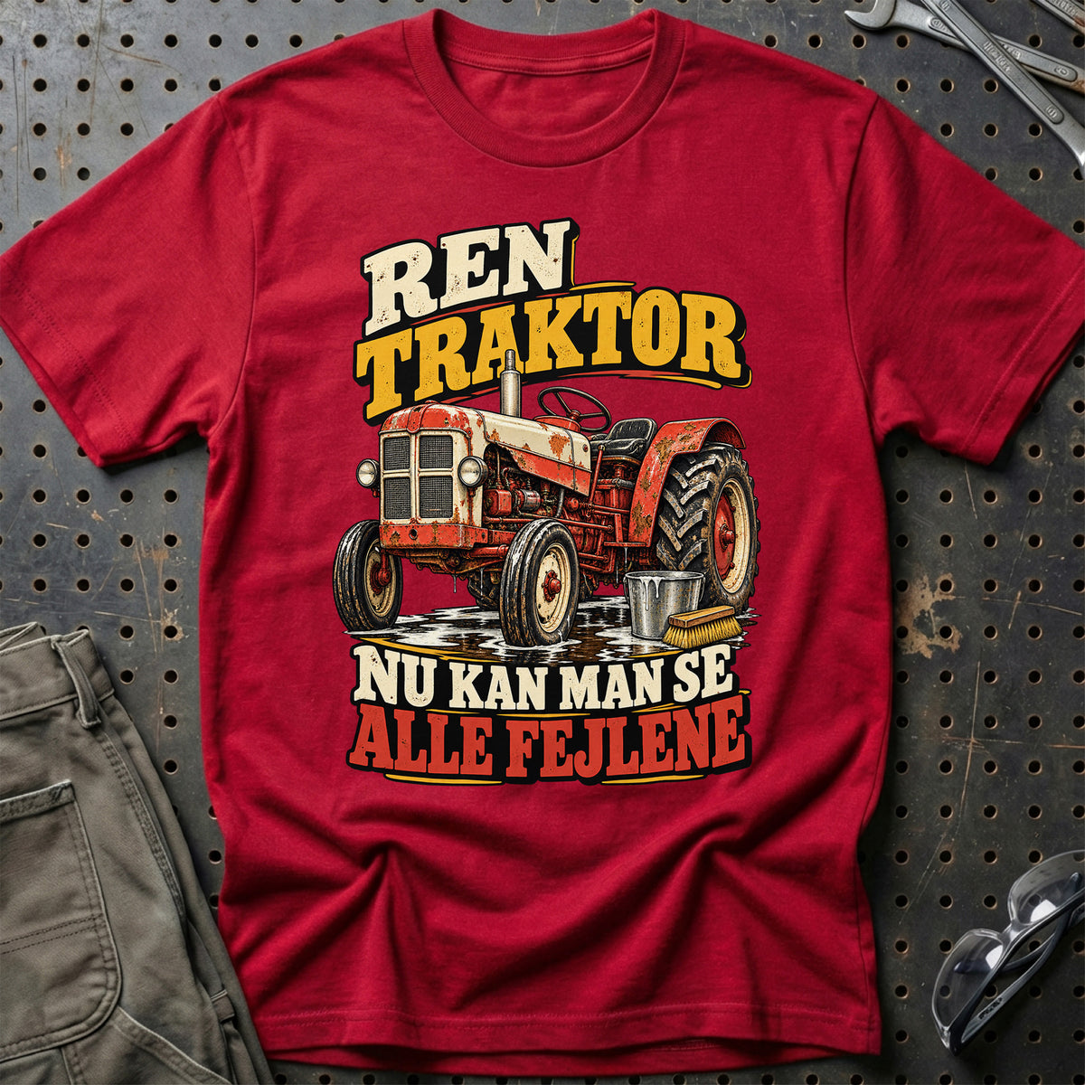 
Ren traktor nu kan man se alle fejlene – Illustration – Unisex T-Shirt – Rød