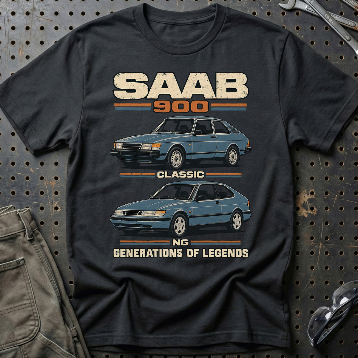 
Saab 900 – Generations of Legends T-Shirt – Sort