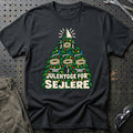 
Sejler – Julehygge for sejlere – Unisex T-Shirt – Sort