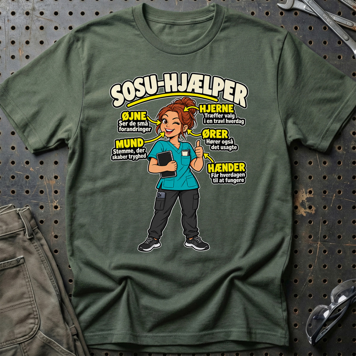 
SOSU-hjælper – Anatomi med tablet – kvinde – Unisex T-Shirt – Grøn Militær