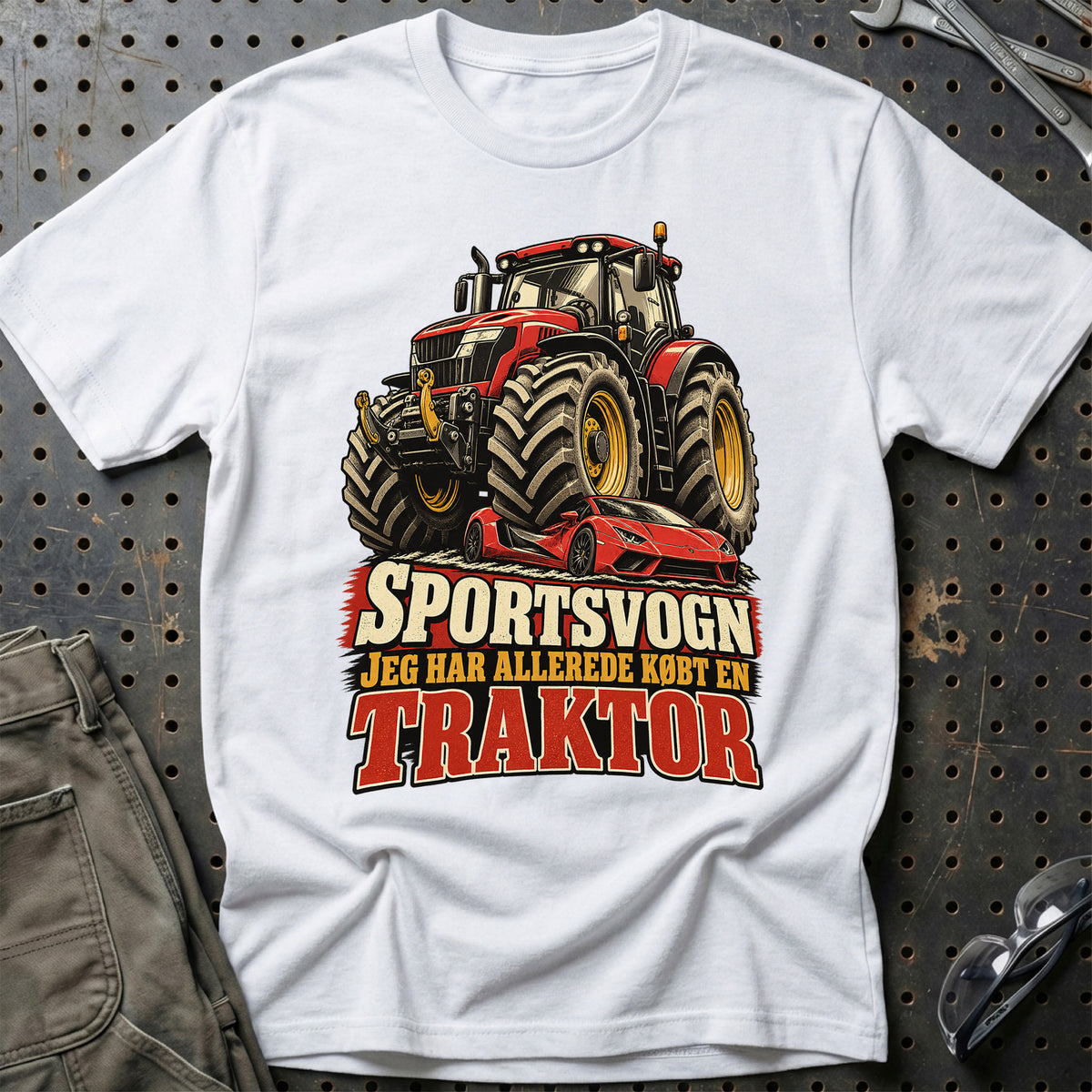 
Sportsvogn jeg har allerede købt en traktor – Illustration – Unisex T-Shirt – Hvid