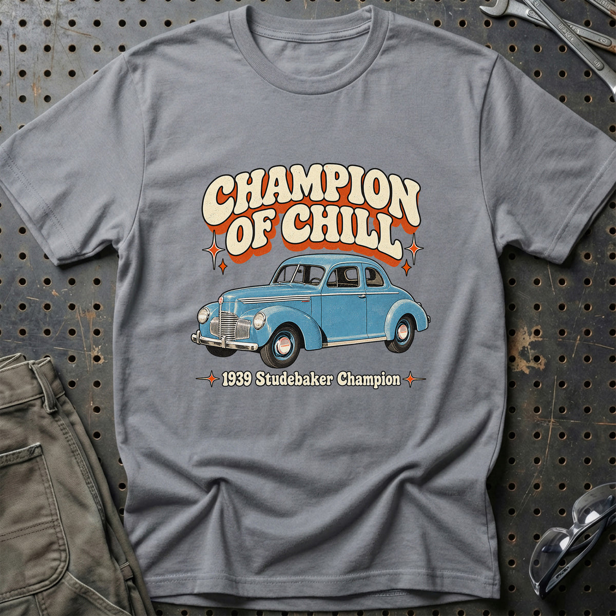 
Studebaker Champion 1939 – Champion of Chill T-Shirt – Grå Sport